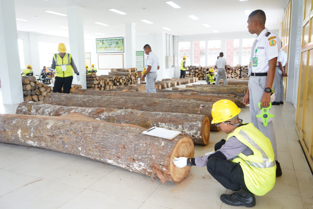 Gedung Pengujian Kayu Bulat